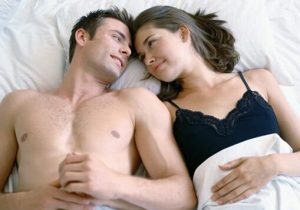 怎样才能延长性爱时间,牵拉阴囊和睾丸,性交体位
