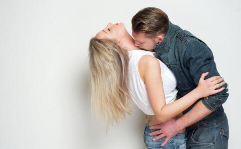 男女接吻要注意什么 接吻的六个禁忌-第3张图片
