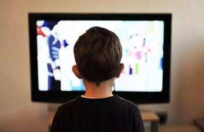 小孩子看不健康视频危害有多大？家长该怎么做？