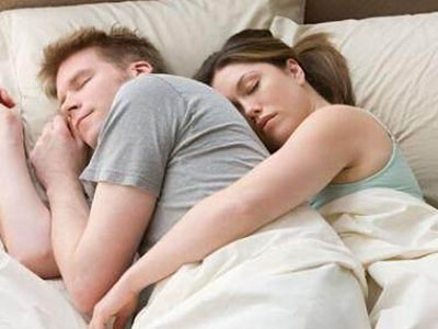 8种睡姿看夫妻感情好坏 你是哪一种？4