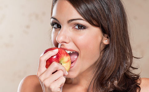 女性每天吃一颗苹果可提升性功能