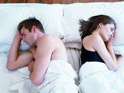 性奇闻：这些睡姿可以提升性爱质量